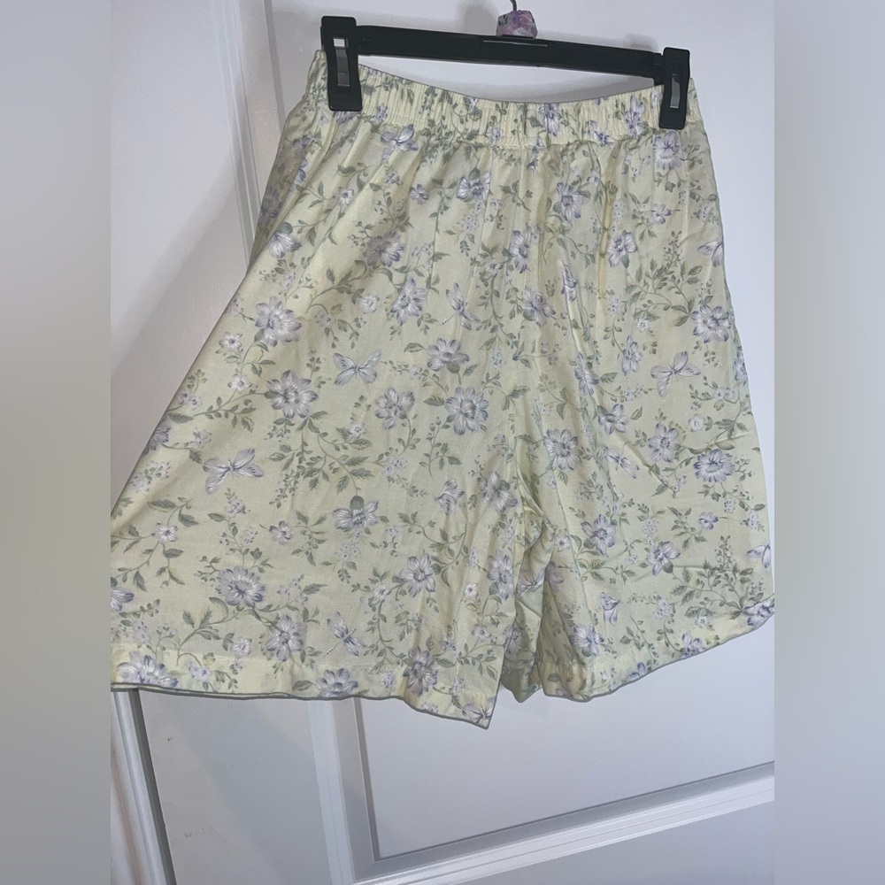 Koret City Blues Vintage Floral High Rise Pleated Shorts Cottagecore Yellow S-M